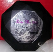 Sombra de ojos Utopia Baked Love Me 365 grande remolino plateado/gris y blanco. Hermoso