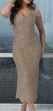 Vestido MIDI para mujer color tostado tejido gofre sin mangas cuello en V grande