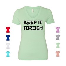 Camisa Keep It Foreign estilo tendencia moda única declaración audaz para mujer cuello en V