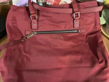 Bolso de Mano Marc Jacob’s Trooper Nylon Granate Profundo. Nuevo sin etiqueta