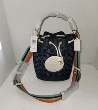 Bolso tipo cubo Coach Dempsey con cordón en denim exclusivo C4101 azul nuevo con etiquetas