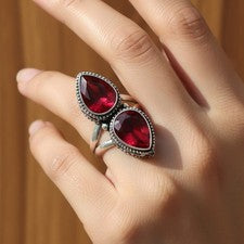 Hermoso anillo de regalo de mujer hecho a mano con piedras preciosas granate de plata de ley 925
