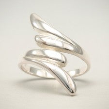 Anillo elegante de plata de ley real sólido perforado 925 hecho a mano