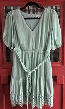 Vestido midi Lina clásico verde plisado con cinturón manga corta para mujer talla S nuevo sin etiquetas