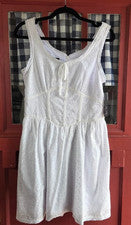 Mini Vestido BCX Para Mujer Clásico Blanco Sin Mangas Correa Ojales Talla S Nuevo con Etiquetas