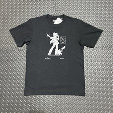 Uniqlo Pokemon Daniel Arsham Camisa Pikachu Entrenador Camiseta Negra Para Hombre Talla XS NUEVO