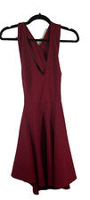 NUEVO Vestido Patinador Lulu’s Going Steady Sin Espalda M Color Vino Ajuste Acampanado Para Mujer C22