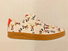 Zapatilla deportiva Disney Mickey Mouse personaje infantil, talla 12 o 13. Gancho y bucle
