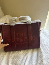 Bolso de Mano Marc Jacobs The Mediano Cereza Guijarro Logo Abierto Top Bolsillos Internos