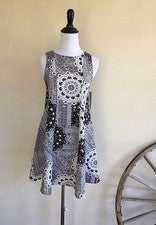 Vestido ZARA COLLECTION Súper Lindo Sin Mangas Negro Gris Blanco Mezcla de Poli Talla S Nuevo con Etiquetas