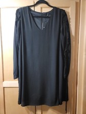 Vestido Very J LBD Negro Columpio Mini Cuello Forrado Manga Larga Volantes Grande