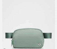 Nuevo con etiquetas Bolso Cinturón Lululemon Everywhere Azul Cráter/Plateado Herrajes