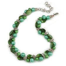 Exquisito collar de eslabones de imitación de perlas y conchas compuesto tono plata en verde -