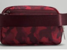 ❤️Bolso Cinturón Lululemon Everywhere Año Nuevo Lunar Conejo Rojo 1L Nuevo con Etiquetas ❤️