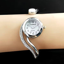 Elegante reloj pulsera de cuarzo para damas correa de aleación de moda y estuche regalo de vacaciones