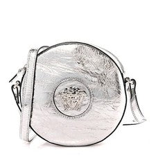 Bolso Bandolera VERSACE La Medusa Redondo Disco Cámara Cuero Pequeño Metálico Plateado