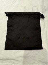 Auténtica bolsa de regalo Chanel pequeña negra con cordón almacenamiento de polvo logotipo 5,5" x 6"