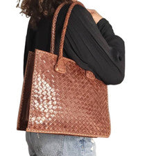 Bolso de mano de cuero tejido marroquí hecho a mano