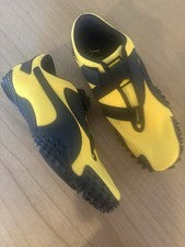 Tenis para hombre PUMA Mostra talla 10,5 - negros/amarillos - totalmente nuevos