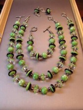 Pulsera y pendientes de cuentas de murano verde y negro Artistan hechos a mano
