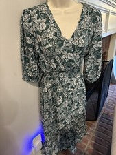 Nuevo con etiquetas Vestido Midi Rococó Asimétrico Verde Blanco Floral Para Mujer Talla Pequeña