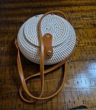 BOLSO BANDOLERA REDONDO ESTILO BOHO RATÁN Correa de Cuero Vegano Interior Azul