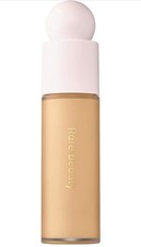 Base sin peso Rare Beauty Selena Gomez Liquid Touch 240W