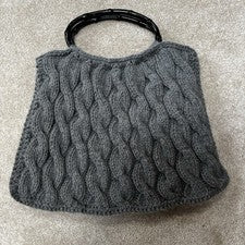 Monedero tejido a mano/tote cable diseño gris mujer forrado, asas negras tamaño mediano