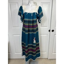 Vestido Mexicano Para Mujer Bordado Grande Ligero 100% Lana Hecho a Mano Midi