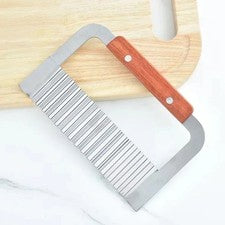 Auxiliar de cocina de acero inoxidable con mango de madera para cortar patatas fritas en Wel