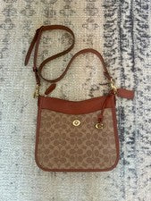 NUEVO CON ETIQUETAS - Bolso Bandolera Coach Chaise en Lona Signature Tostado Óxido - C8487