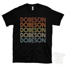 CAMISETA DOBESON ESTILO RETRO REPETIDO Hombre y Mujer Novedad Genial Nombre Regalo