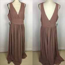 Nuevo con etiquetas Maxi Vestido Charlotte Russe XL Mujer Rosa Rubor Cuello en V Sin Mangas Abertura Frontal