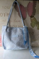 BOLSO EFECTO ENCAJE DOBLE CORREA SUPERIOR CREMALLERA AZUL POLVO por CHARLES & TIME