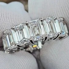 Banda de eternidad completa de diamantes blancos tratados corte esmeralda de 13,5 quilates rara de plata 925