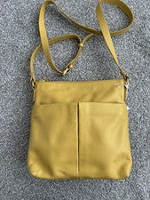 Bolso de mano cruzado Clarks Topsham de cuero amarillo nuevo con etiquetas