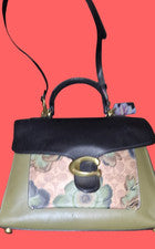 Estampado floral de barricata de café atigrado Coach Coach