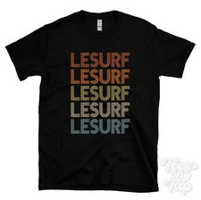 CAMISETA LESURF ESTILO RETRO REPETIDO Hombre y Mujer Novedad Genial Nombre Regalo