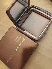 HOURGLASS Iluminación Ambiental TAMAÑO COMPLETO Polvo ACABADO LUZ TENUE .35oz Nuevo en Caja