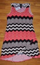 Nuevo con etiquetas Vestido para mujer DESIGN HISTORY Chevron Hi Lo sin mangas talla PEQUEÑO S