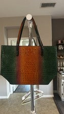 Bolso de Mano Mujer Multicolor Repujado, Muñequera a Juego, Correa Desmontable