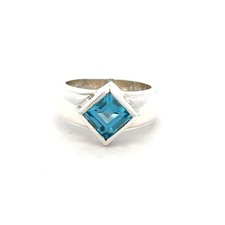 Anillo de plata de ley con forma cuadrada de topacio azul (piedra 7 x 7 mm)