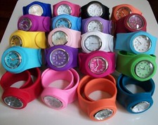 Relojes informales de muñeca de goma de silicona de moda de colores geniales para niñas y mujeres