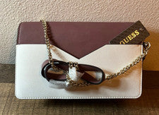 Nuevo con etiquetas Cartera Bandolera Guess Bryanna Pequeña Solapa Estilo Exclusivo de Macy’s
