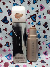 Barra de piel Fenty Beauty Match Stix contorno mate en moca tamaño completo