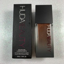 Base líquida mate luminosa Huda Beauty FauxFilter Lava Cake 590R nueva en caja
