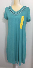 Vestido para mujer Design History MEDIANO verde Miami mangas cortas cuello bordado
