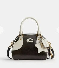 Nuevo con etiquetas Bolso de mano Coach Bowling Top con asa de cuero artesanal blanco y negro CDU48