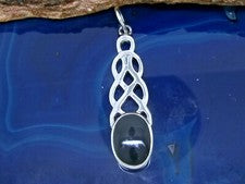 Colgante nudo celta plata de ley 925 con piedra negro gótico