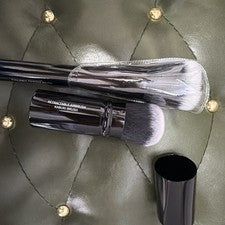 Juego de 2 brochas de maquillaje facial LAURA GELLER Blending Beauties NUEVO